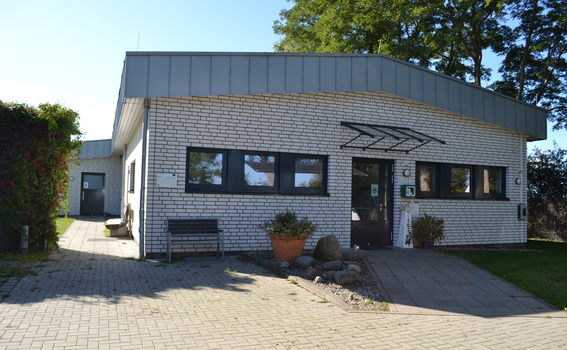 DGH Sarkwitz (Dorfgemeinschaftshaus) Gemeinde Scharbeutz Locaboo