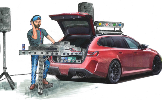 BMW M5 Touring DJ Booth (static)